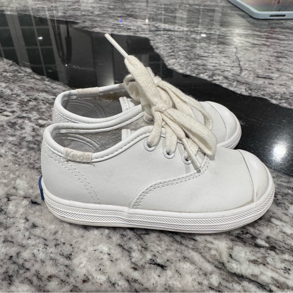 Keds Leather Cap Toe Sneakers - Size 6.5M (kids)
